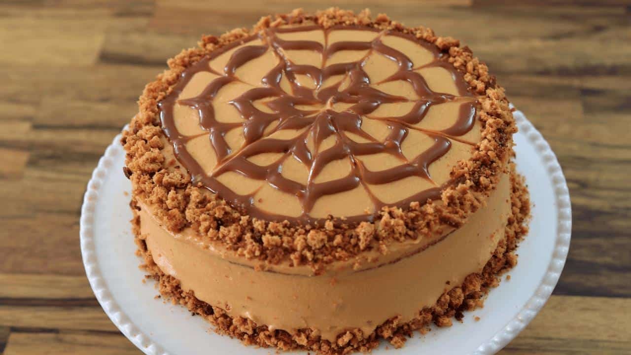 Caramel Chocolate Chip Cake: A Decadent Dessert Delight