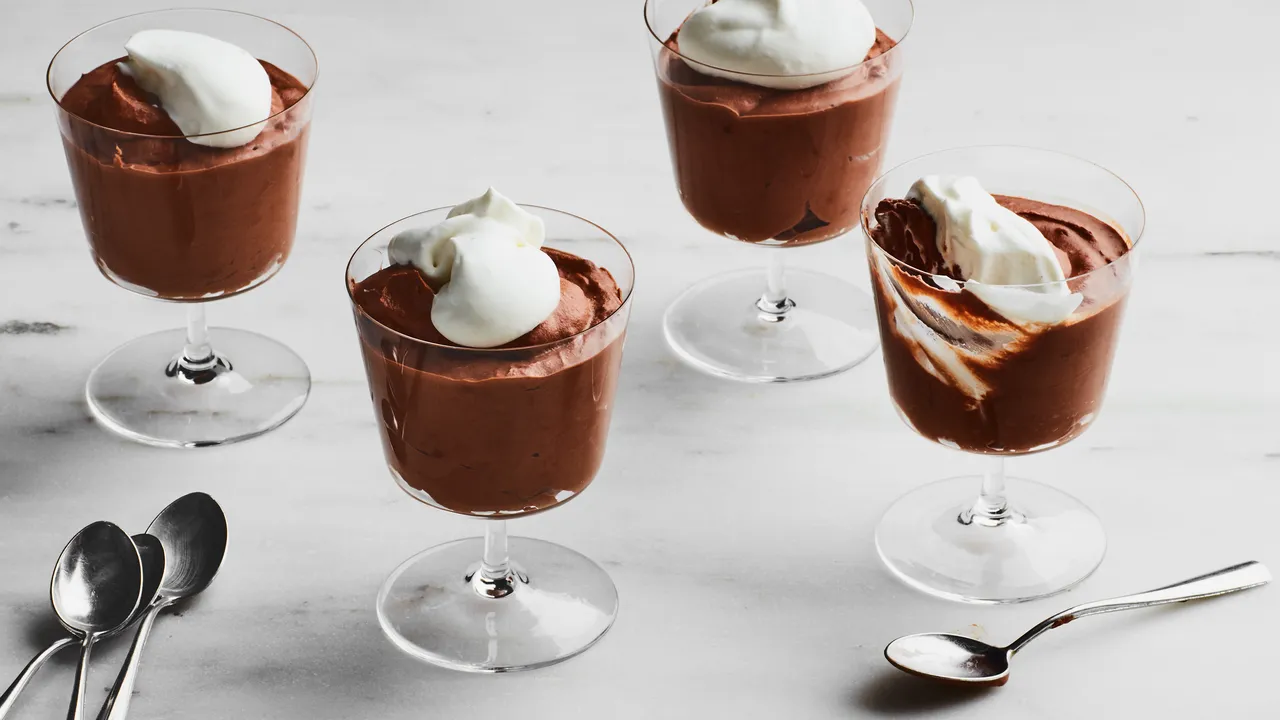 Silky Chocolate Mousse: A Decadent Dessert for Every Occasion